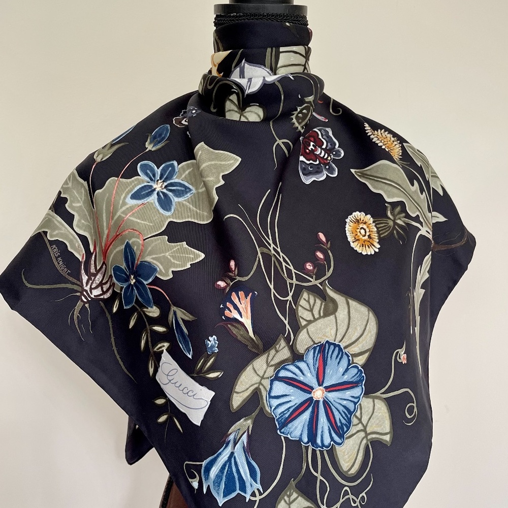 New Gucci Flora Kris Knight Black Silk Scarf - Picture 3 of 15